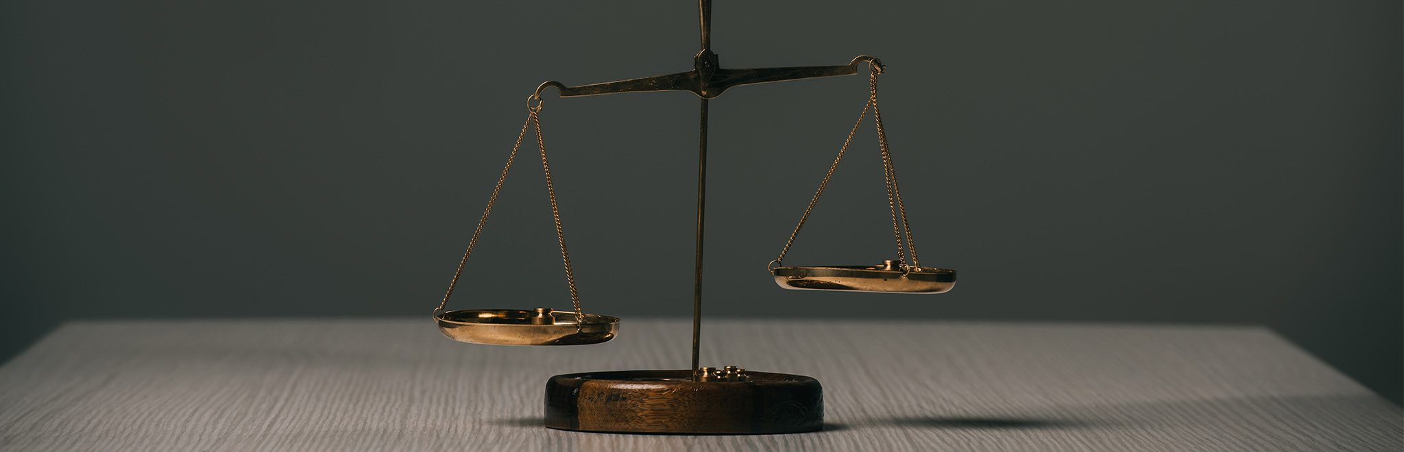 Inhuren of uitbesteden