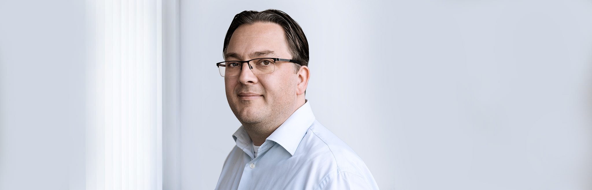 Header Dennis Bellis